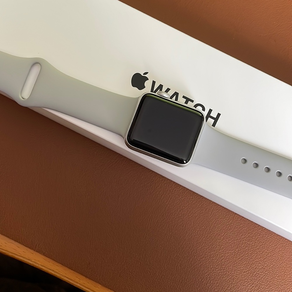Apple watch Series 3 38mm aluminum case GPS
